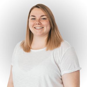 Deine Anprechpartnerin Romina Holzwarth